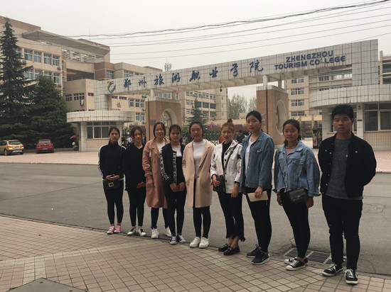 我校学生参加北京人民大会堂招聘面试