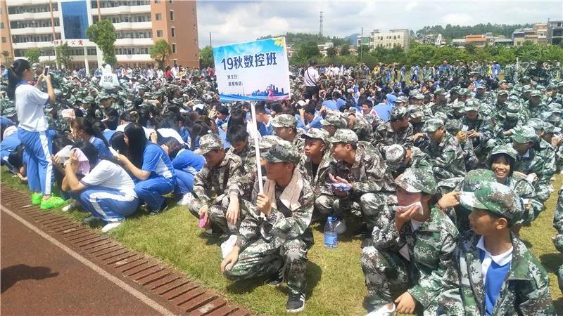 【宝山职校】勤习疏散演练，牢筑安全校园