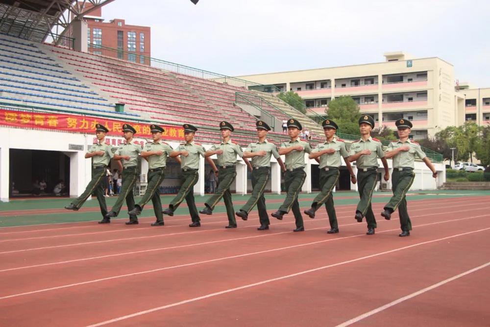 一路向阳，逐梦青春——长沙航天学校举行2023年秋季开学典礼暨学生军训开营仪式