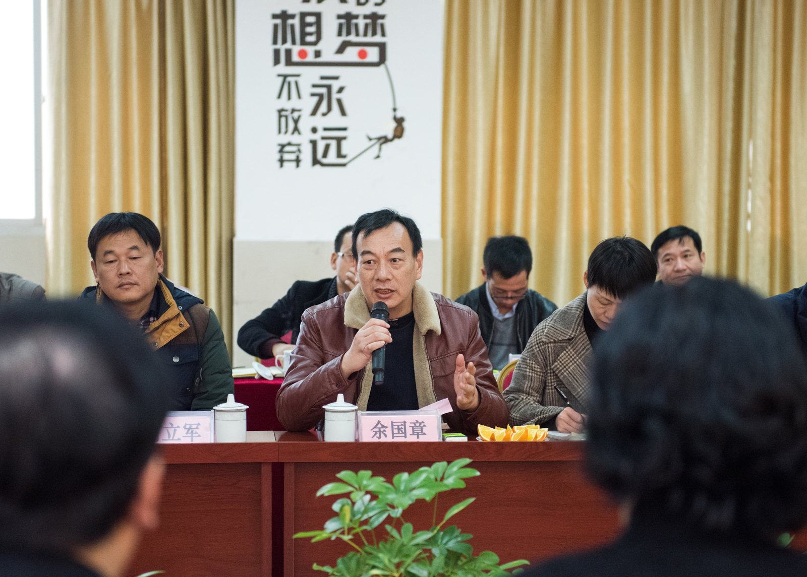 上饒市職業教育考察團來我校考察交流