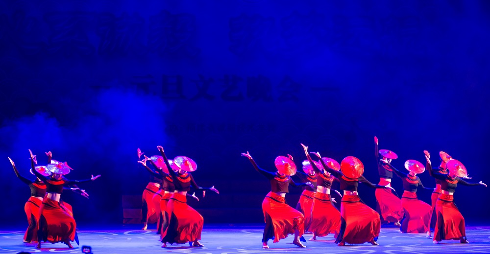 心系誠毅 執夢遠航--2020元旦晚會