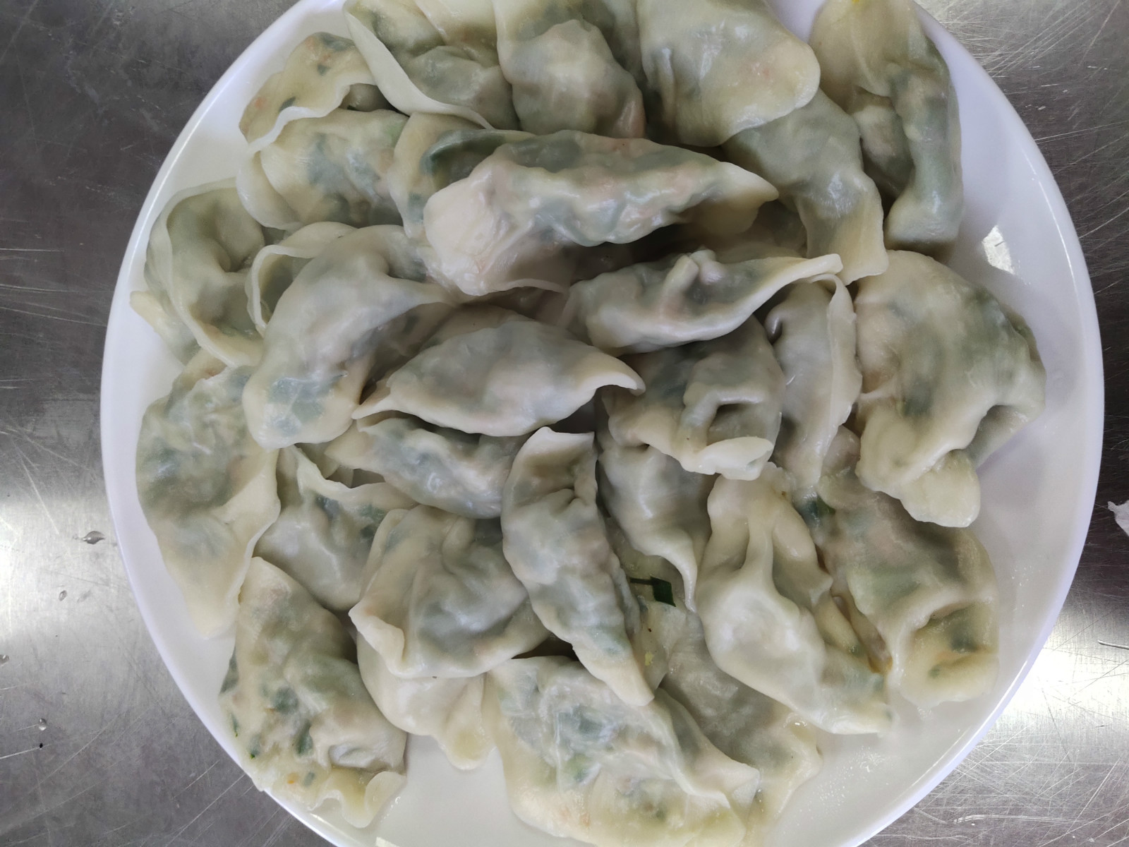 溫馨冬至節 濃濃師生情——我校舉辦冬至節師生包餃子活動