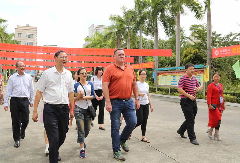 您好，老朋友！ 熱烈歡迎澳大利亞杰爾頓市市長申?偉恩?斯坦一行再次蒞臨我校