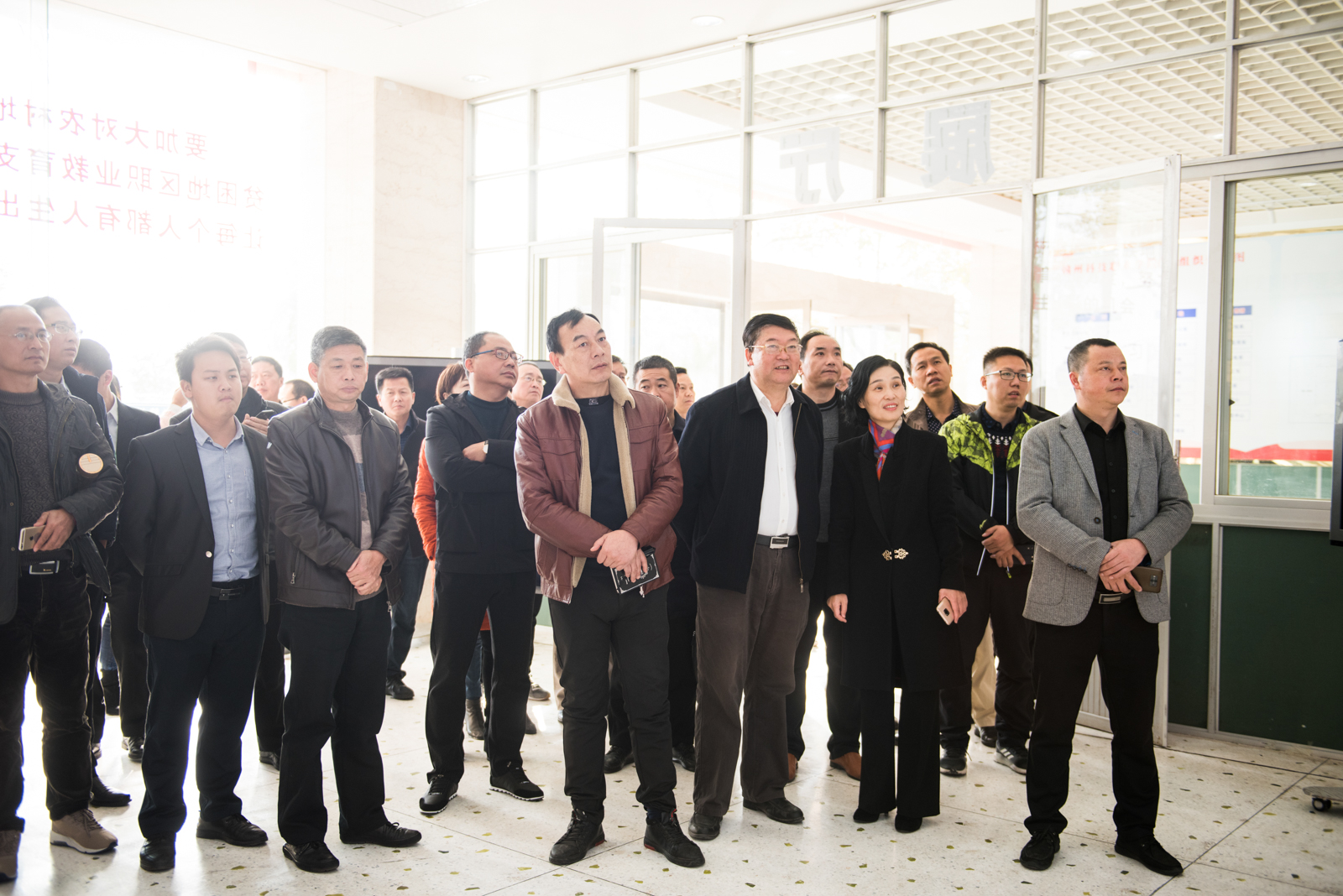 上饒市職業教育考察團來我校考察交流