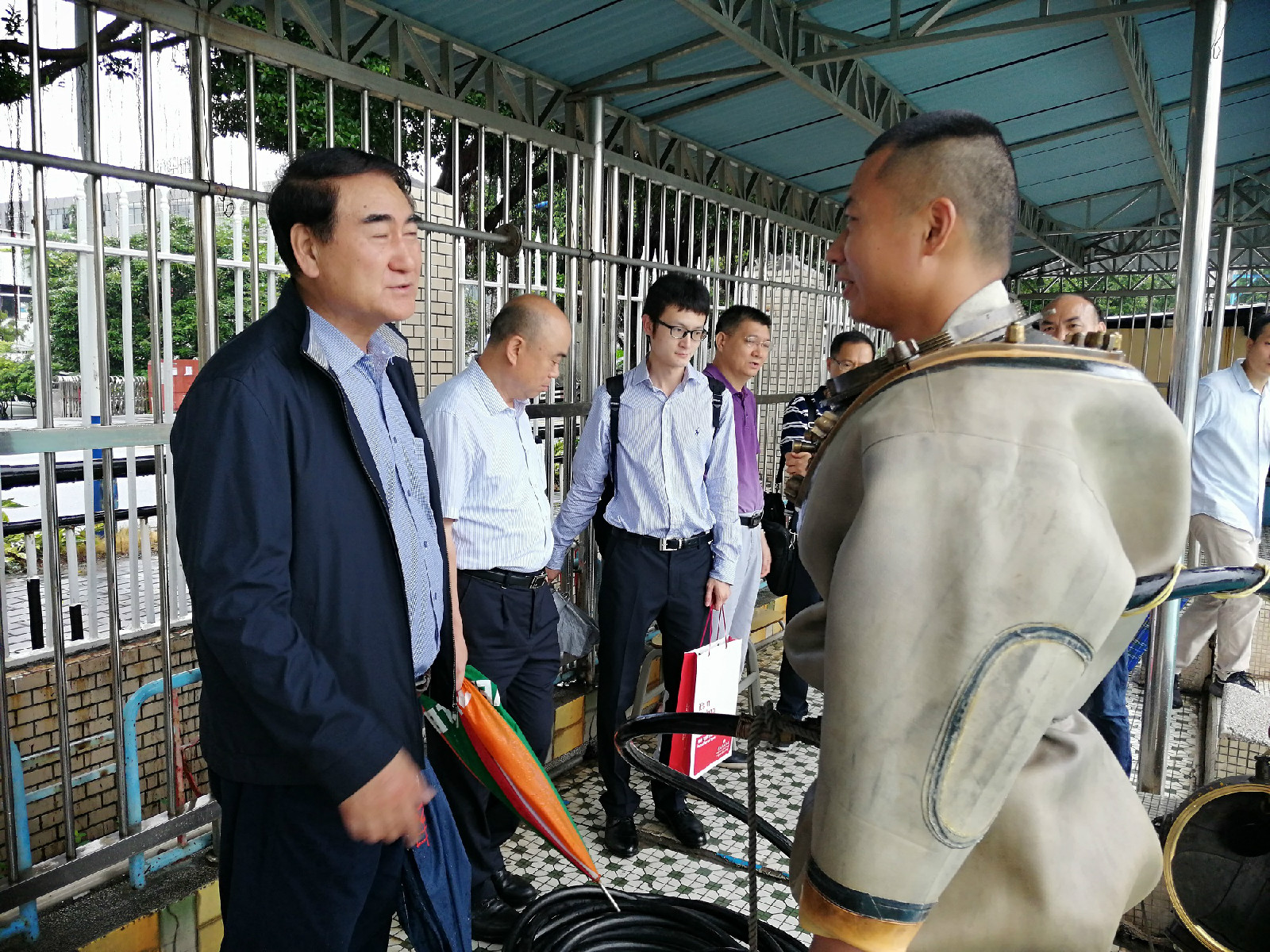 中国潜水打捞行业协会宋家慧理事长一行到访广州潜水学校
