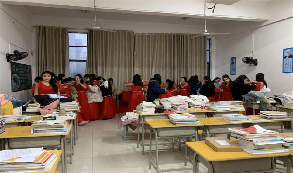 我校音樂班在市合唱比賽中榮獲二等獎