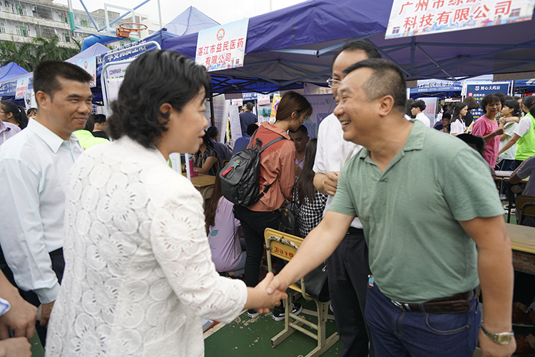 广东省湛江卫生学校2019年毕业生供需见面会暨校企合作洽谈会圆满成功