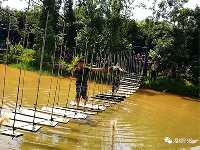 当青春撞上正步——记湘都学子军训特别报道