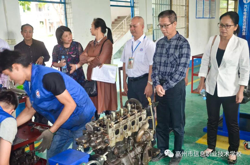 廣西永福縣政協(xié)考察團(tuán)與高州市政協(xié)、教育局多名領(lǐng)導(dǎo)到我校指導(dǎo)工作