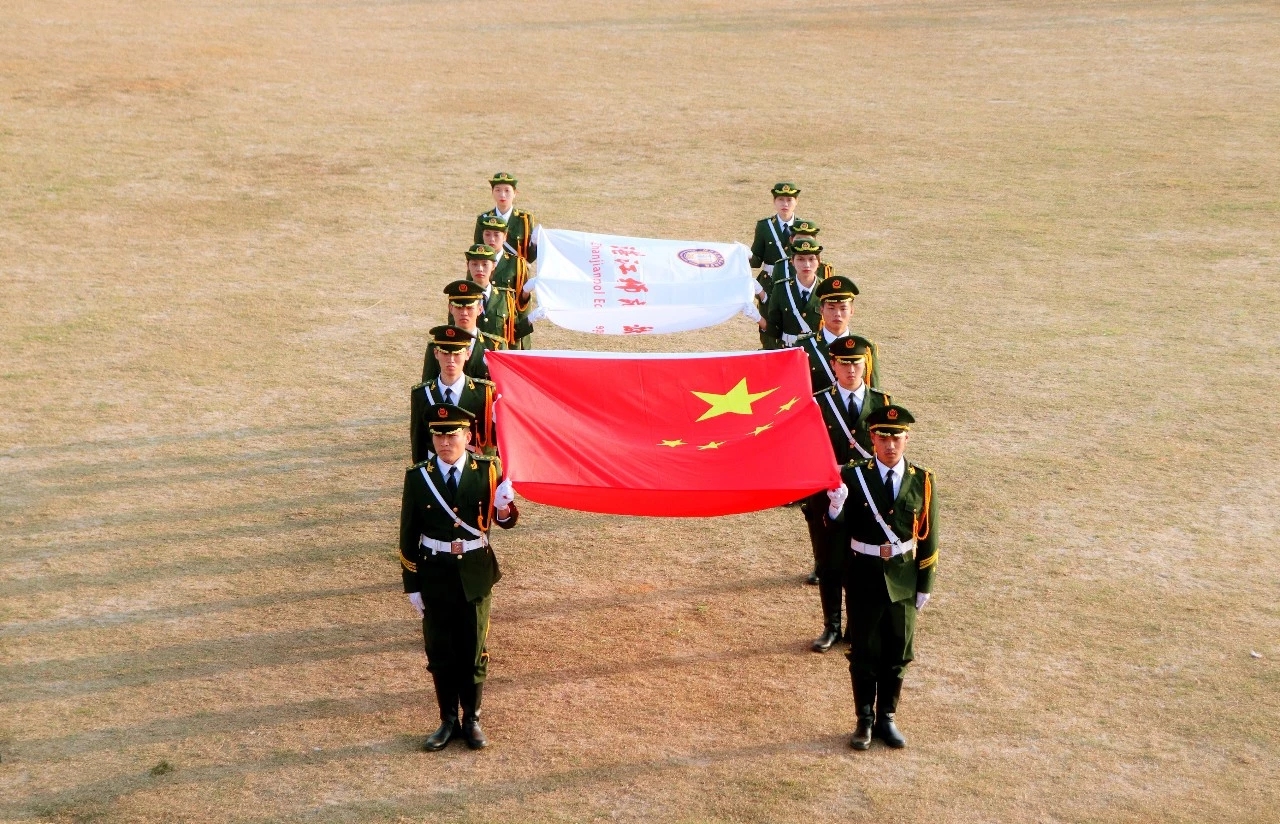 mmexport1577083444968.jpg 我校舉辦第三屆學生田徑運動會暨教職工趣味運動會